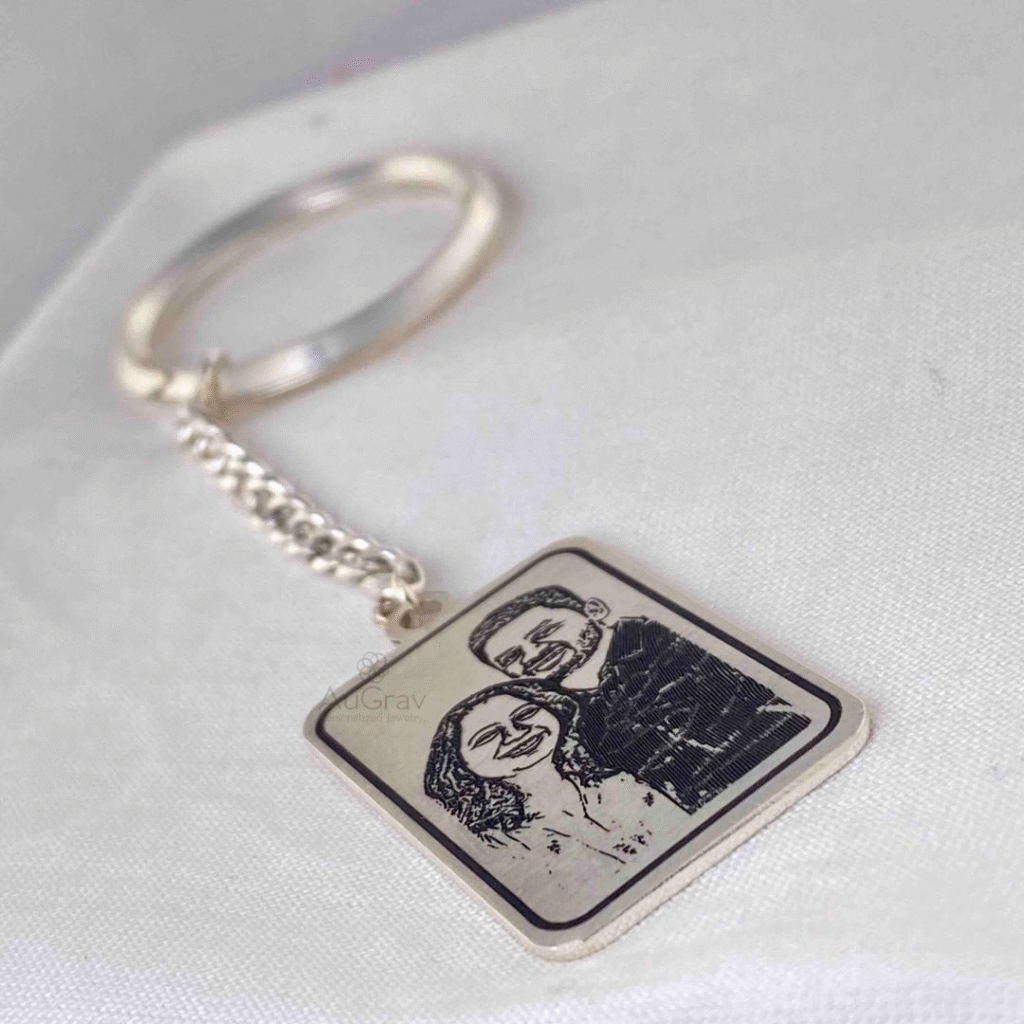 Personalized metal keychain with engraved name or photo Custom stainless steel keychain with stylish design